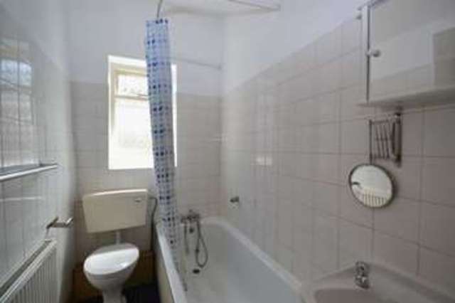 Image of 2 bedroom Flat to rent in Morieux Road London E10 at London, E10 7LL