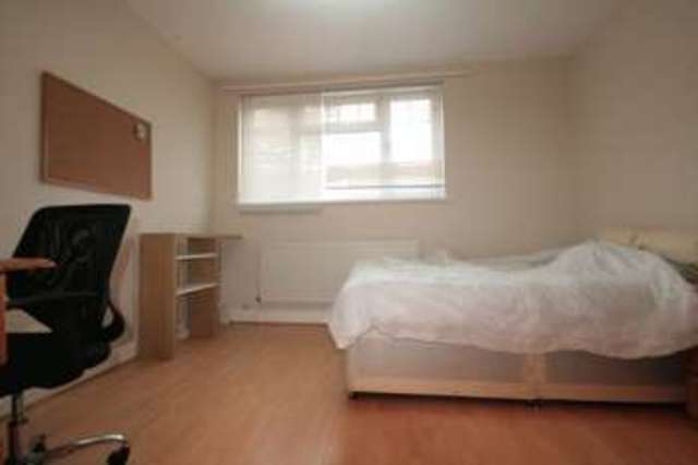  Image of 3 bedroom Flat to rent in Mott Street Hockley Birmingham B19 at Mott Street  Birmingham, B19 3HD