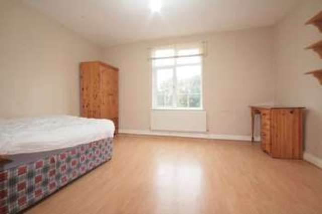  Image of 3 bedroom Flat to rent in Mott Street Hockley Birmingham B19 at Mott Street  Birmingham, B19 3HD
