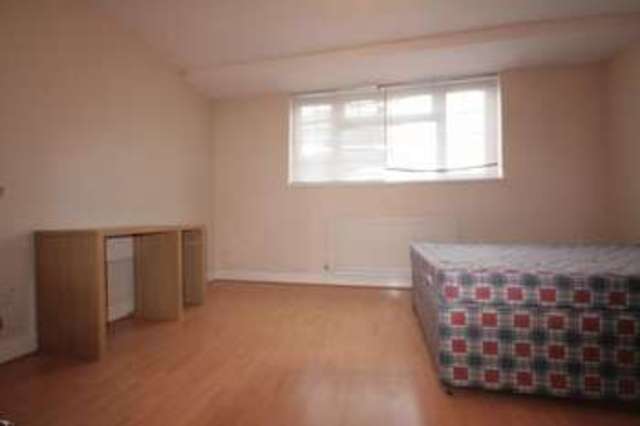  Image of 3 bedroom Flat to rent in Mott Street Hockley Birmingham B19 at Mott Street  Birmingham, B19 3HD