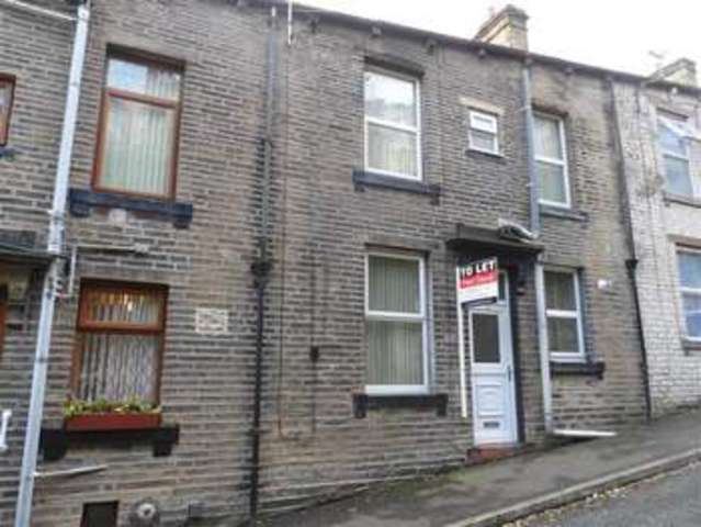  Image of 2 bedroom Terraced house to rent in Mount Street Sowerby Bridge HX6 at Sowerby Bridge, HX6 2QX