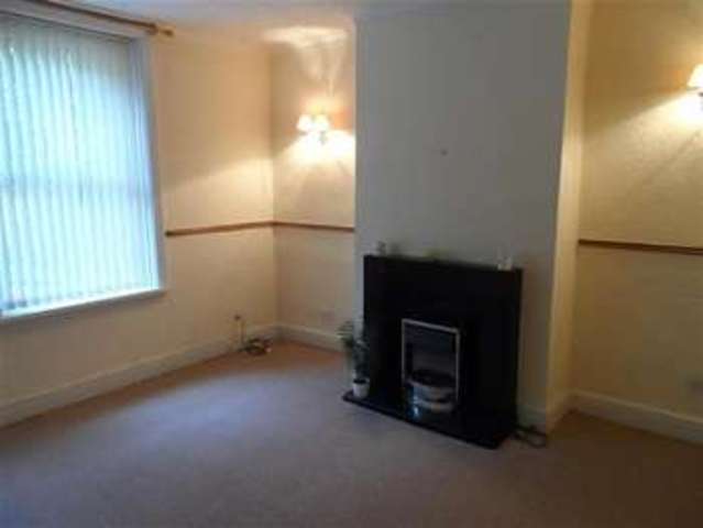 Image of 2 bedroom Terraced house to rent in Mount Street Sowerby Bridge HX6 at Sowerby Bridge, HX6 2QX