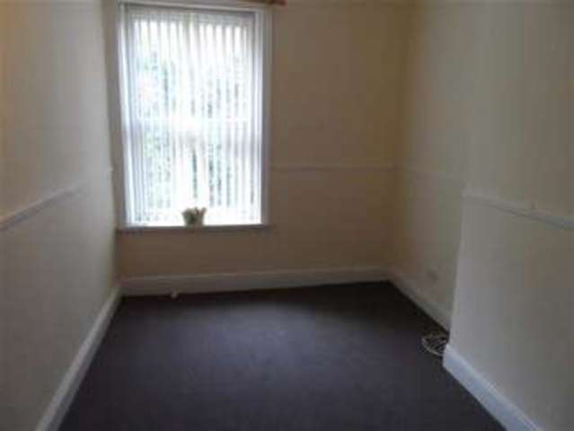  Image of 2 bedroom Terraced house to rent in Mount Street Sowerby Bridge HX6 at Sowerby Bridge, HX6 2QX
