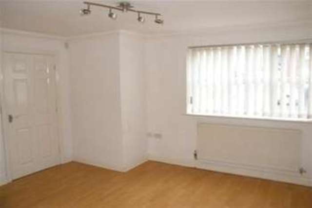  Image of 2 bedroom Flat to rent in Mulberry Court Horwich Bolton BL6 at Bolton, BL6 6DX