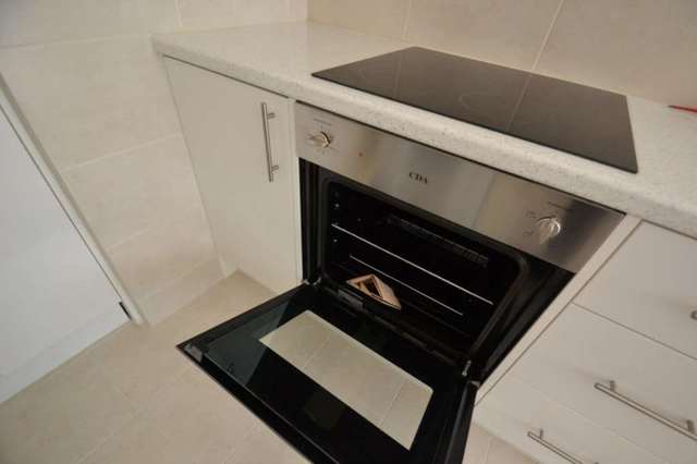  Image of 3 bedroom Flat to rent in Netherwood Road London W14 at Netherwood Road Hammersmith London, W14 0BQ