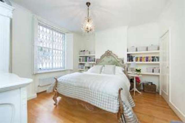  Image of 2 bedroom Flat for sale in Nevern Square London SW5 at Earls Court London Earl