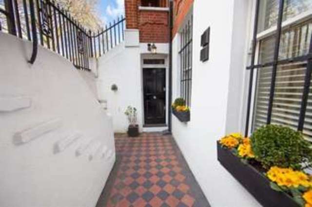  Image of 2 bedroom Flat for sale in Nevern Square London SW5 at Earls Court London Earl