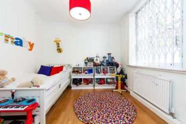 Image of 2 bedroom Flat for sale in Nevern Square London SW5 at Earls Court London Earl
