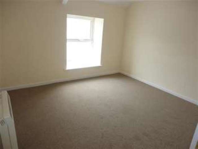  Image of 2 bedroom Apartment to rent in Newport Road Caldicot NP26 at Caldicot, NP26 4HX