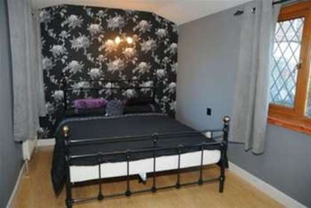  Image of 4 bedroom Semi-Detached house to rent in Powderham Road Newton Abbot TQ12 at Newton Abbot, TQ12 1EZ