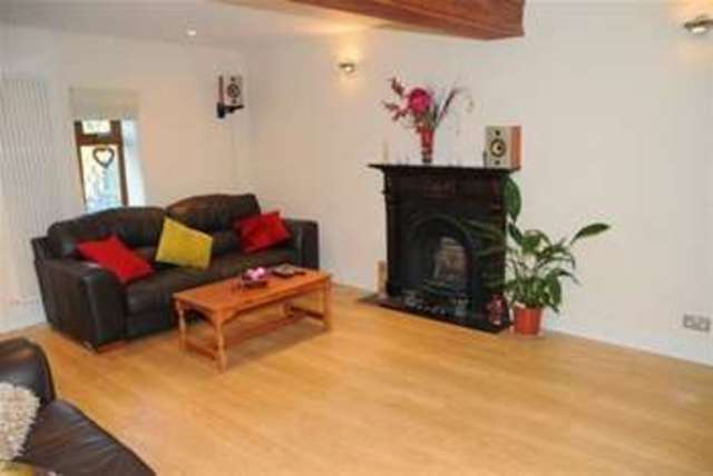  Image of 4 bedroom Semi-Detached house to rent in Powderham Road Newton Abbot TQ12 at Newton Abbot, TQ12 1EZ