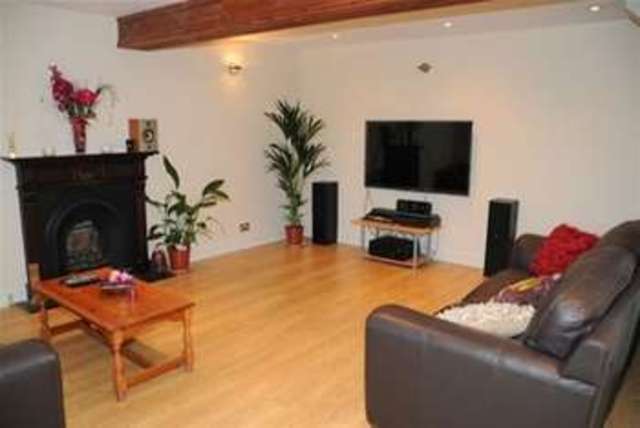  Image of 4 bedroom Semi-Detached house to rent in Powderham Road Newton Abbot TQ12 at Newton Abbot, TQ12 1EZ