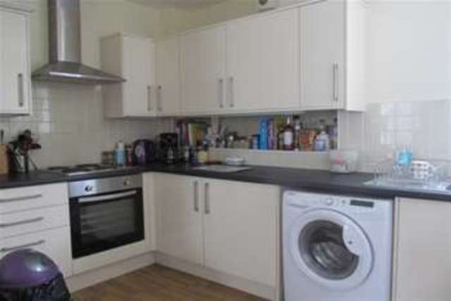  Image of 1 bedroom Flat to rent in The Avenue Newton Abbot TQ12 at Newton Abbot, TQ12 2BZ