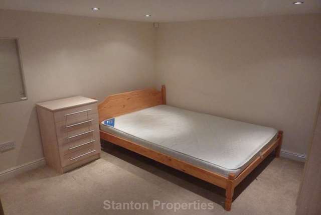  Image of 1 bedroom Apartment to rent in Northen Grove Didsbury Manchester M20 at Northen Grove West Didsbury Manchester, M20 2NN