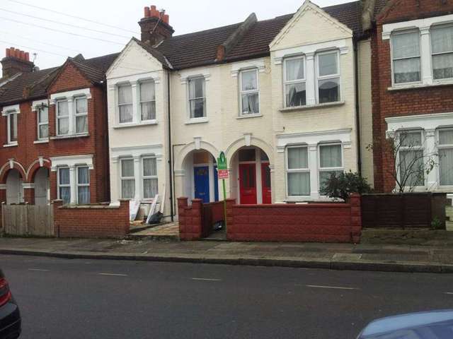  Image of 2 bedroom Cottage to rent in Nova Road Croydon CR0 at Nova Road  Croydon, CR0 2TN