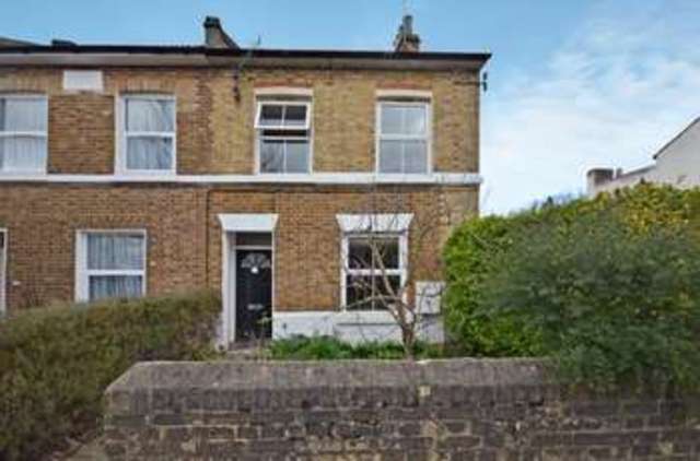  Image of 2 bedroom End of Terrace to rent in Nunhead Grove London SE15 at Nunhead Grove  Peckham, SE15 3LS