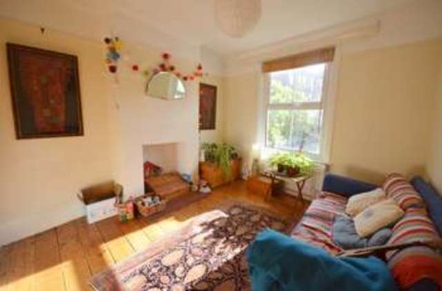  Image of 2 bedroom End of Terrace to rent in Nunhead Grove London SE15 at Nunhead Grove  Peckham, SE15 3LS