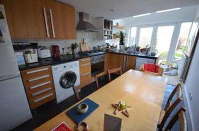  Image of 2 bedroom End of Terrace to rent in Nunhead Grove London SE15 at Nunhead Grove  Peckham, SE15 3LS
