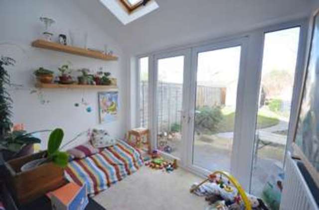  Image of 2 bedroom End of Terrace to rent in Nunhead Grove London SE15 at Nunhead Grove  Peckham, SE15 3LS