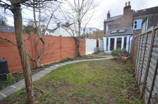  Image of 2 bedroom End of Terrace to rent in Nunhead Grove London SE15 at Nunhead Grove  Peckham, SE15 3LS