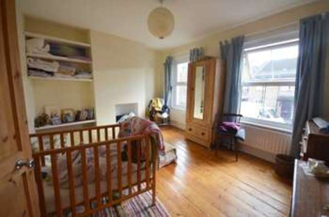  Image of 2 bedroom End of Terrace to rent in Nunhead Grove London SE15 at Nunhead Grove  Peckham, SE15 3LS