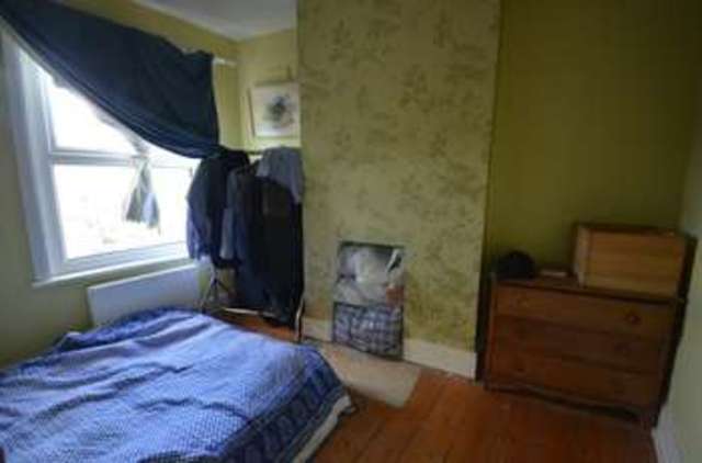  Image of 2 bedroom End of Terrace to rent in Nunhead Grove London SE15 at Nunhead Grove  Peckham, SE15 3LS