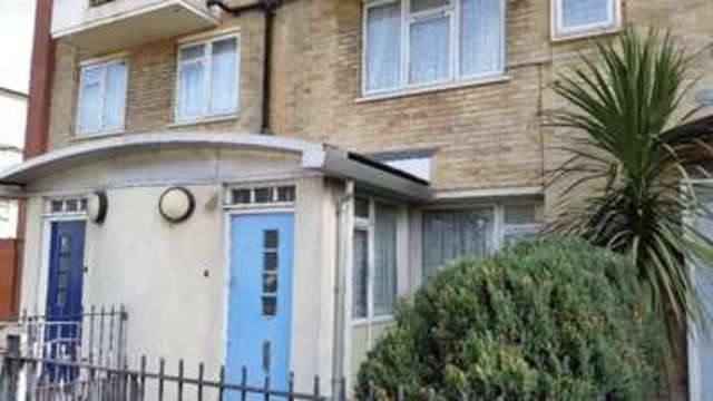  Image of 3 bedroom Flat to rent in Nye Bevan Estate London E5 at Nye Bevan Estate  London, E5 0AG