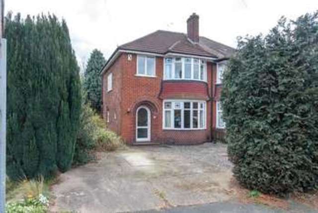  Image of 3 bedroom Detached house for sale in Oaklands Avenue Loughborough LE11 at Loughborough, LE11 3JF