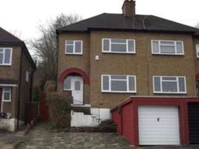  Image of 3 bedroom Semi-Detached house for sale in Oaks Road Kenley CR8 at Kenley  Kenley, CR8 5NR