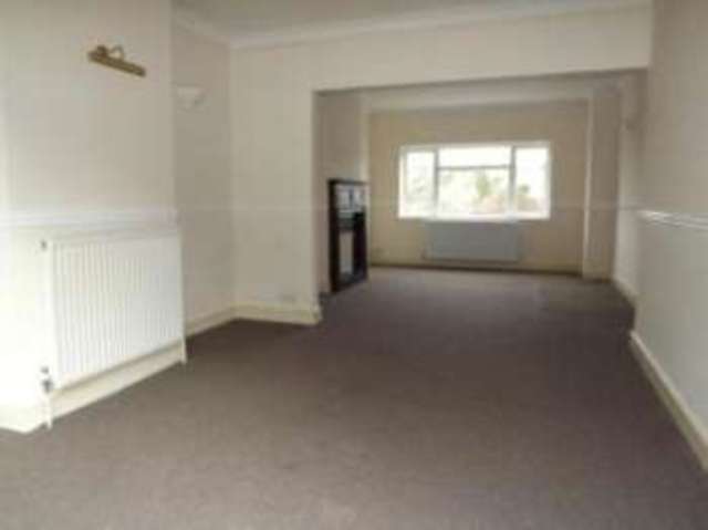 Image of 3 bedroom Semi-Detached house for sale in Oaks Road Kenley CR8 at Kenley  Kenley, CR8 5NR