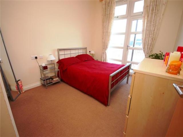  Image of 2 bedroom Flat to rent in Ocean Way Edinburgh EH6 at The Shore Edinburgh Edinburgh, EH6 7DG