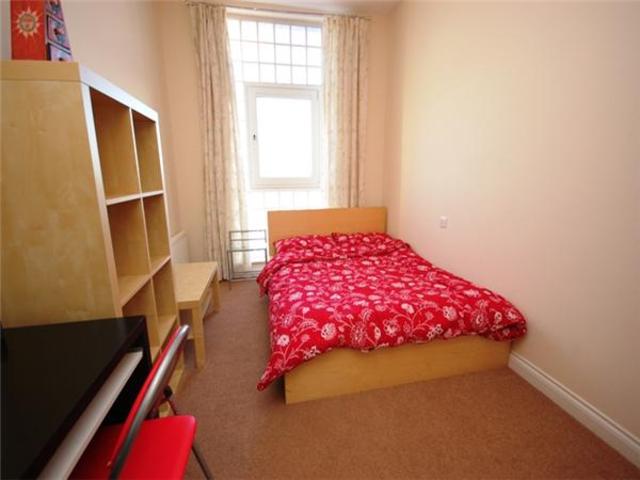  Image of 2 bedroom Flat to rent in Ocean Way Edinburgh EH6 at The Shore Edinburgh Edinburgh, EH6 7DG