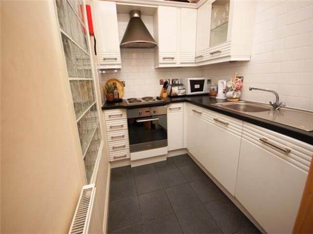  Image of 2 bedroom Flat to rent in Ocean Way Edinburgh EH6 at The Shore Edinburgh Edinburgh, EH6 7DG