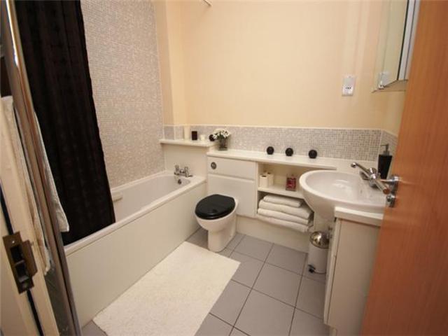  Image of 2 bedroom Flat to rent in Ocean Way Edinburgh EH6 at The Shore Edinburgh Edinburgh, EH6 7DG