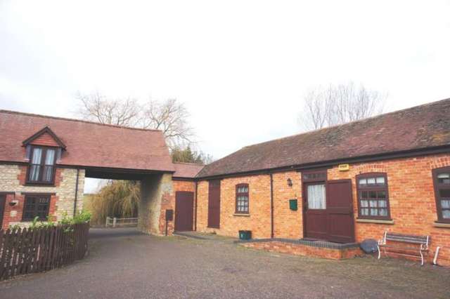  Image of 2 bedroom Semi-Detached house to rent in Barton Hartshorn Buckingham MK18 at 6 Manor Farm 6 Manor Farm Barton Hartshorn, MK18 4JX