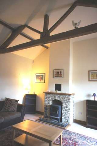  Image of 2 bedroom Semi-Detached house to rent in Barton Hartshorn Buckingham MK18 at 6 Manor Farm 6 Manor Farm Barton Hartshorn, MK18 4JX
