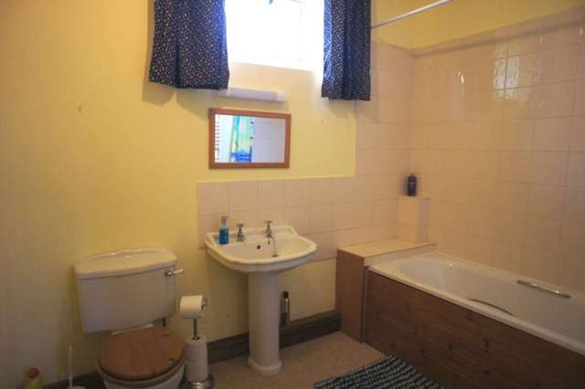  Image of 2 bedroom Semi-Detached house to rent in Barton Hartshorn Buckingham MK18 at 6 Manor Farm 6 Manor Farm Barton Hartshorn, MK18 4JX