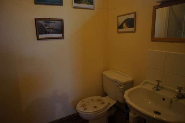  Image of 2 bedroom Semi-Detached house to rent in Barton Hartshorn Buckingham MK18 at 6 Manor Farm 6 Manor Farm Barton Hartshorn, MK18 4JX