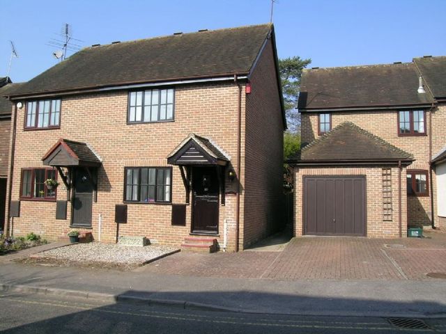  Image of 3 bedroom Detached house to rent in Old Town Close Beaconsfield HP9 at Old Town Close  Beaconsfield, HP9 1LF