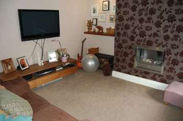  Image of 2 bedroom Terraced house to rent in Ormrod Street Bradshaw Bolton BL2 at Ormrod Street Bradshaw Bolton, BL2 3DA