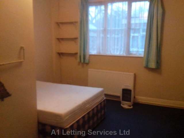  Image of 1 bedroom Flat to rent in Oxford Road Acocks Green Birmingham B27 at Oxford Road Acocks Green Birmingham, B27 6DS