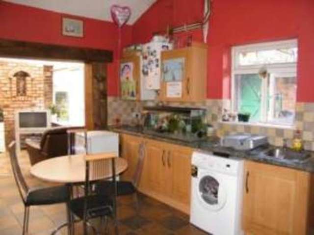  Image of 3 bedroom End of Terrace for sale in Oxford Way Heaton Norris Stockport SK4 at Heaton Norris Stockport Heaton Moor, SK4 1JR