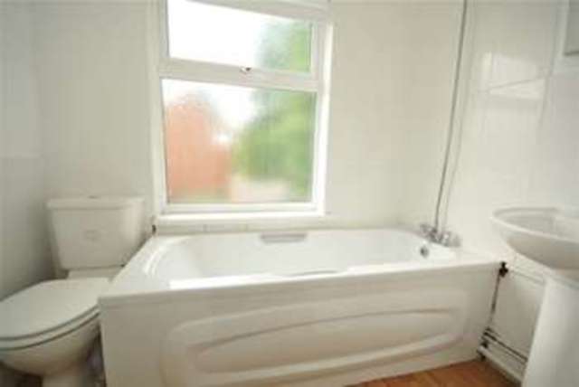  Image of 1 bedroom Flat to rent in Paynes Lane Coventry CV1 at Coventry, CV1 5LN