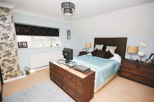  Image of 5 bedroom Semi-Detached house for sale in Pear Trees Ingrave Brentwood CM13 at Peartrees  Brentwood, CM13 3RP