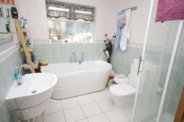  Image of 5 bedroom Semi-Detached house for sale in Pear Trees Ingrave Brentwood CM13 at Peartrees  Brentwood, CM13 3RP