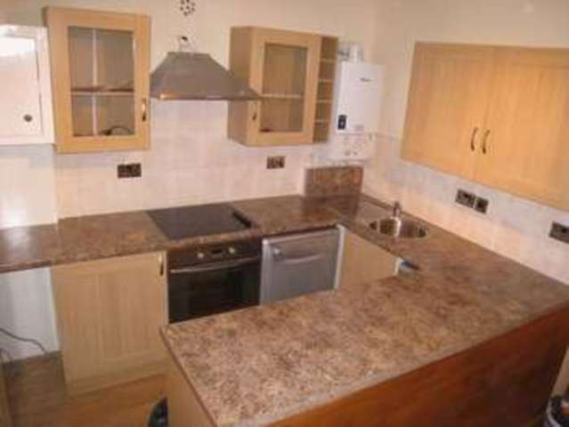  Image of 4 bedroom Flat to rent in Peterborough Road London SW6 at Peterborough Road  Parsons Green, SW6 3BT