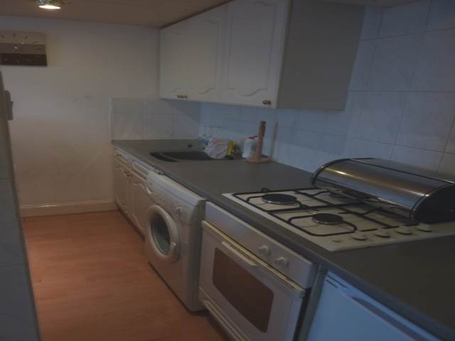  Image of 1 bedroom Flat to rent in Piersfield Grove Edinburgh EH8 at Restalrig Edinburgh Edinburgh, EH8 7BU