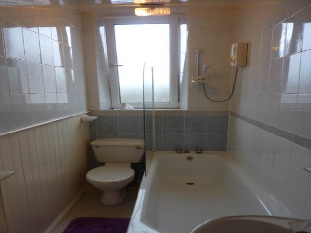  Image of 1 bedroom Flat to rent in Piersfield Grove Edinburgh EH8 at Restalrig Edinburgh Edinburgh, EH8 7BU