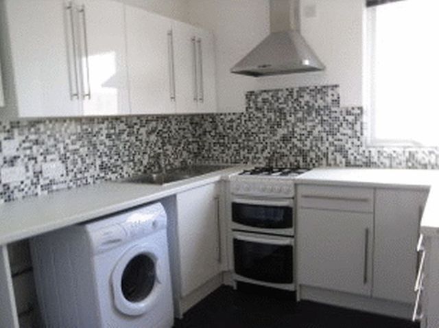  Image of 2 bedroom Flat to rent in Plas Newydd Southend-on-Sea SS1 at Plas Newydd  Southend-On-Sea, SS1 3AG
