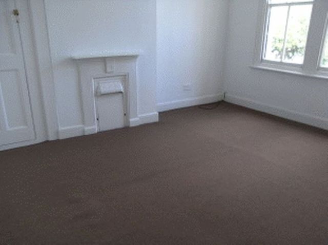  Image of 2 bedroom Flat to rent in Plas Newydd Southend-on-Sea SS1 at Plas Newydd  Southend-On-Sea, SS1 3AG